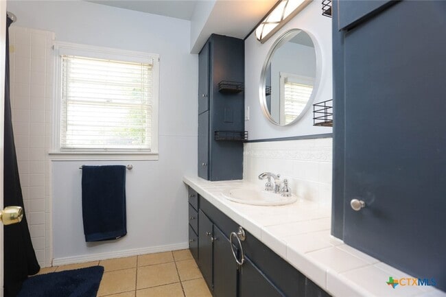 Building Photo - 621 Hackberry St