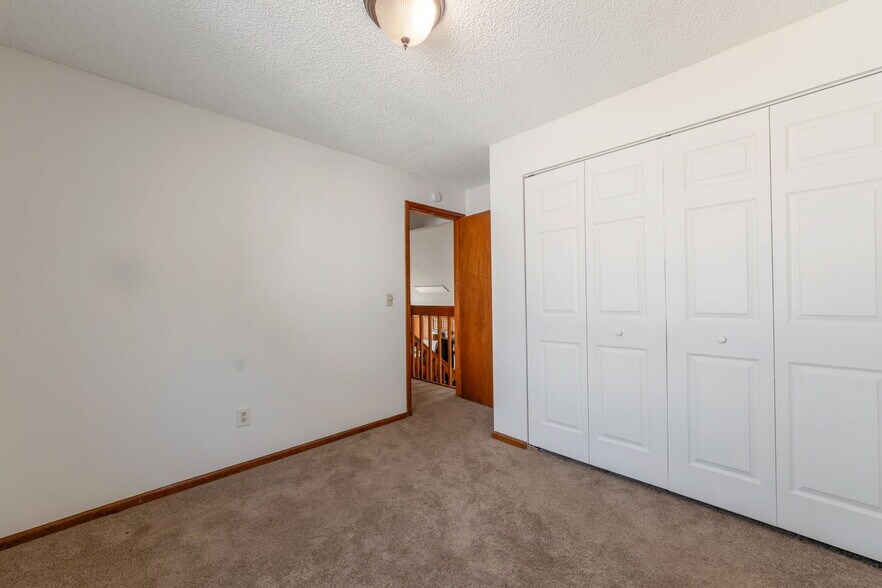 Upper level bedroom - 1752 Juniper St