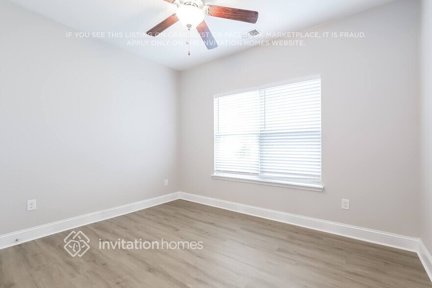 Building Photo - 245 Angela Ln