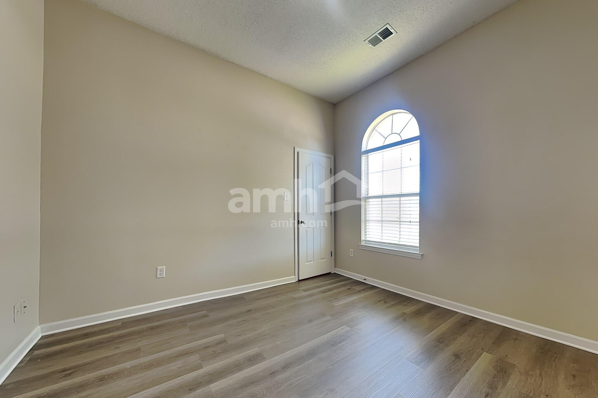 Building Photo - 13148 Braybourne Pky