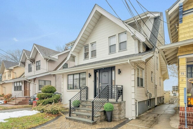 Building Photo - 67 Hillcrest Rd