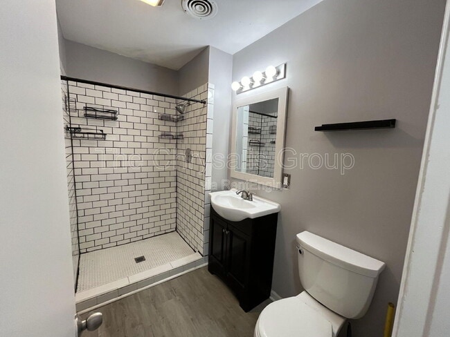 Building Photo - 307 Prairie St