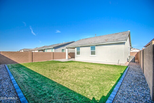 Building Photo - 4205 E Haley Dr