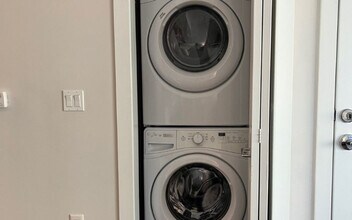 Building Photo - 3380 Peachtree Rd NE