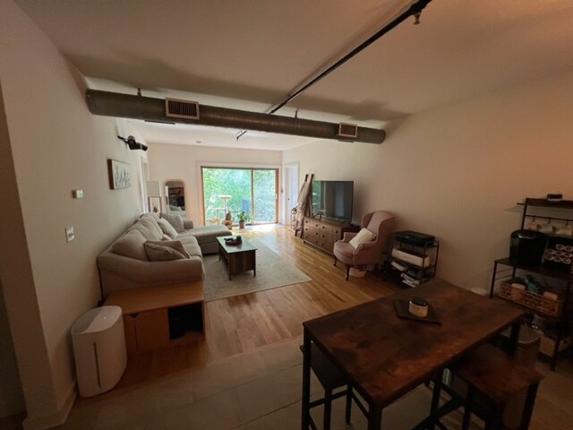 Building Photo - 515 4th St