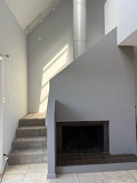 Building Photo - 7 Embarcadero W