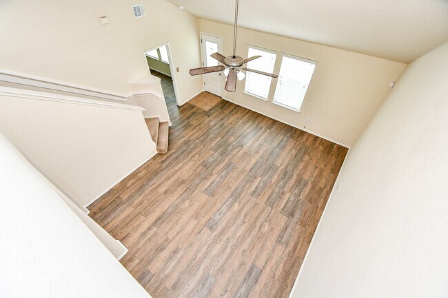 Building Photo - 5327 Stonegate Dr