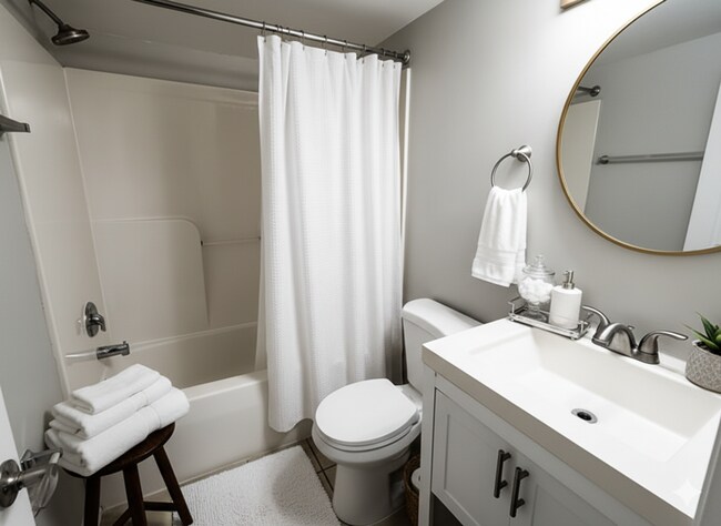 Building Photo - Spacious and Convenient 2-Bedroom Condo in...