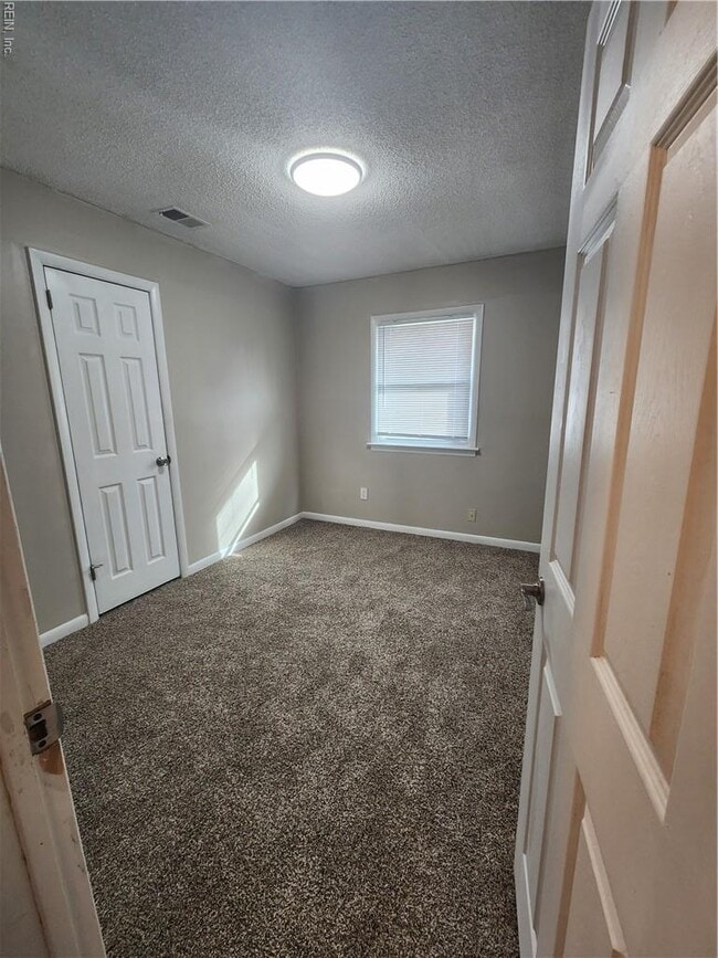 Building Photo - 3533 Dana Ln