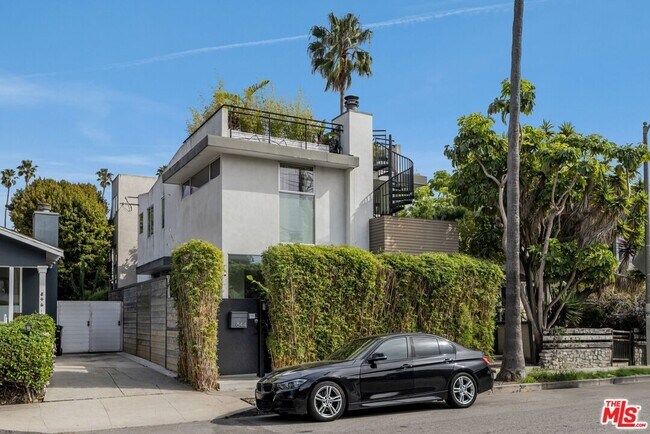 Building Photo - 844 California Ave