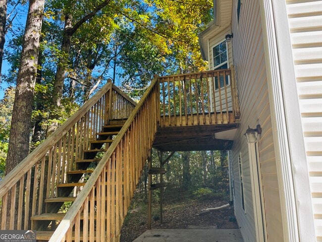 Building Photo - 129 Lost Lake Dr