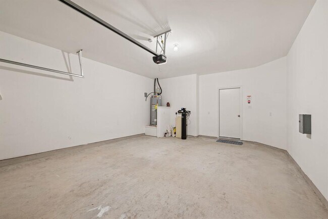 Building Photo - 120 Josey Wales Dr