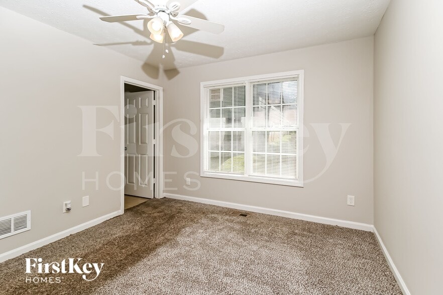 Building Photo - 8215 Collier St SW