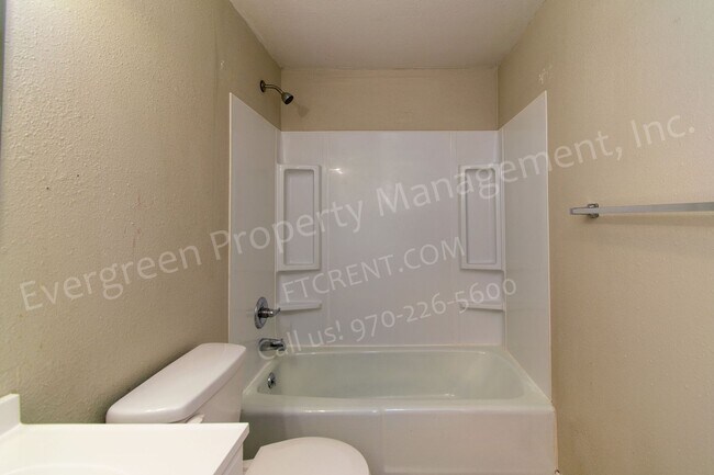 Building Photo - 2939 Glendale Dr