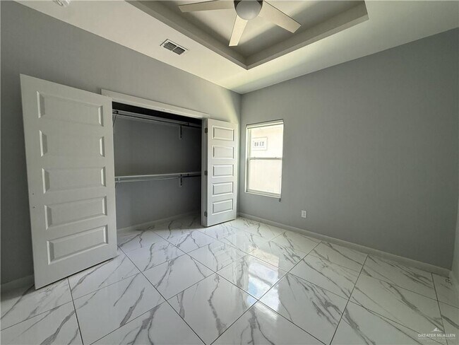 Building Photo - 9222 N 56th Ln