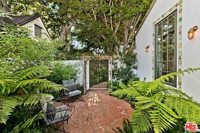 Building Photo - 4416 Arcola Ave