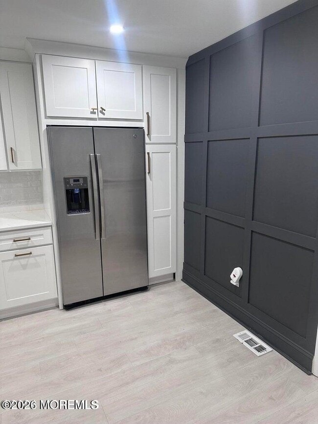 Building Photo - 225 Longwood Dr