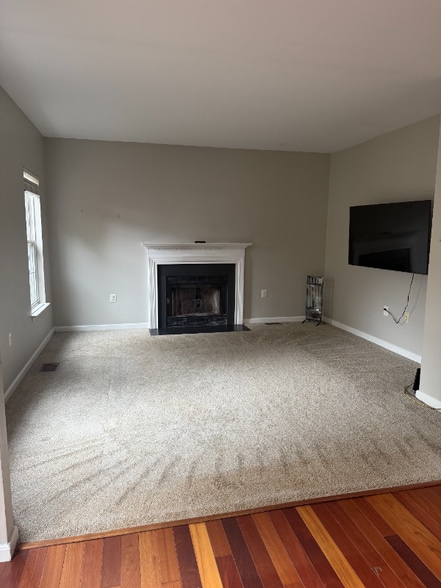 Building Photo - 608 North St NE