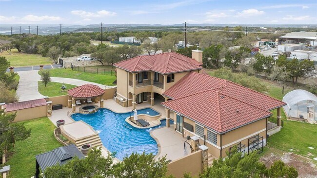Building Photo - 1028 Villa Hill Dr