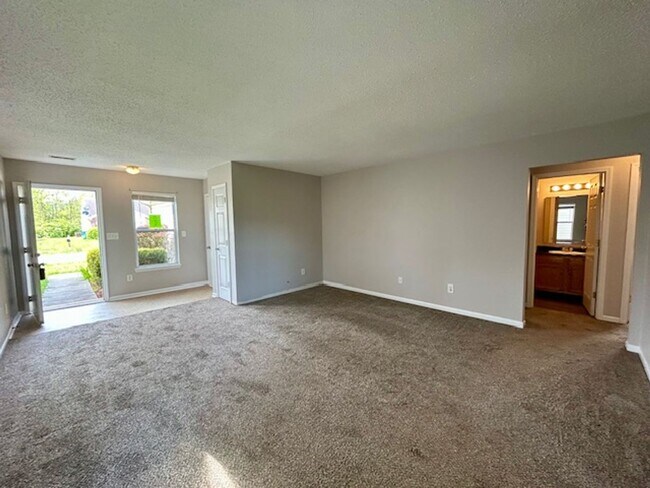 Building Photo - Beautiful 3 Bedroom 2 Bath Ranch On A Pond...