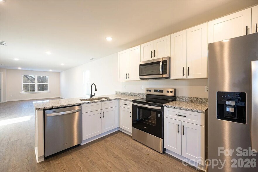 Building Photo - 426 2nd St SW