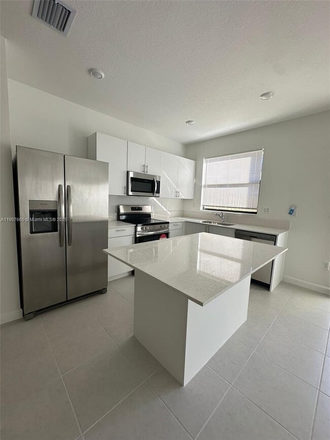 Building Photo - 12848 SW 232nd Ter