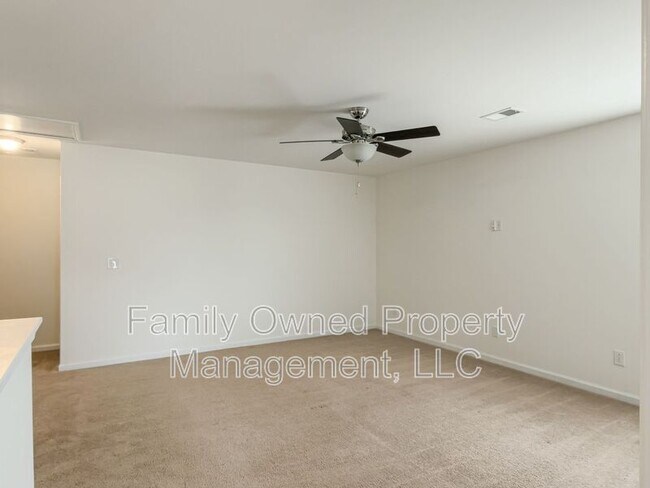 Building Photo - 159 Meadow Wood Rd