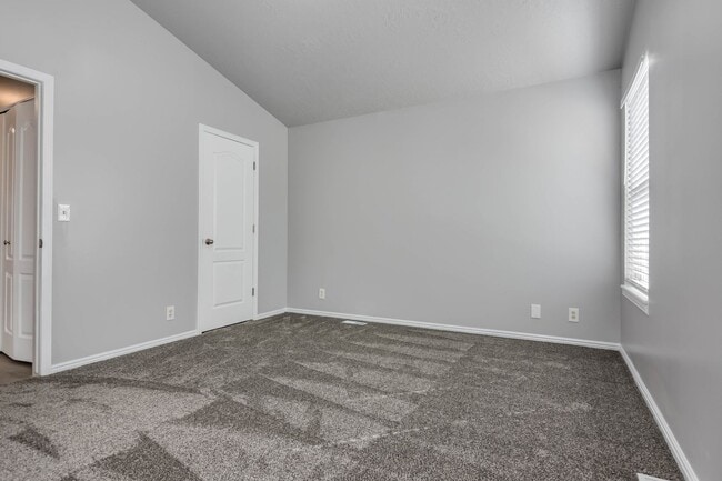 Building Photo - Gorgeous Four Bedroom Home, 2600 sq. ft., ...