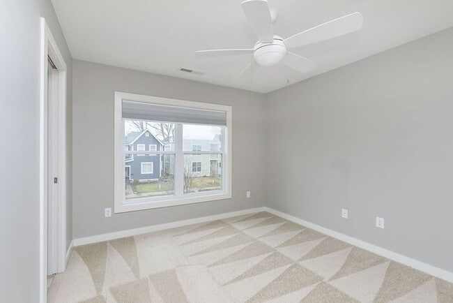 Building Photo - Lovely 3 Bedroom 2.5 Bath Townhome Steps From The Monon!