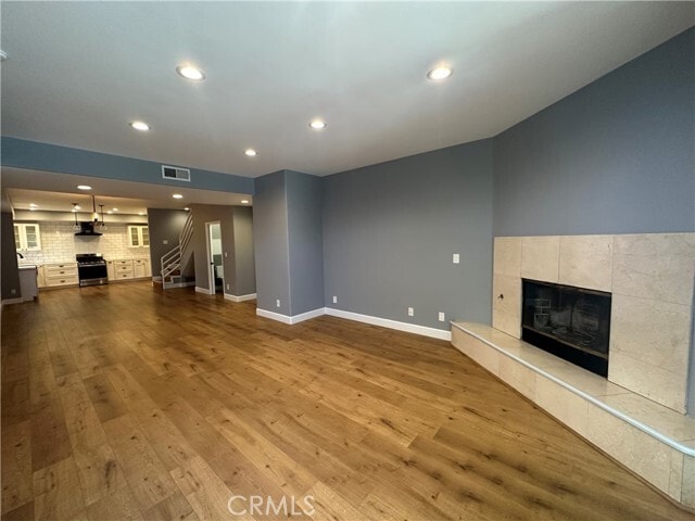 Building Photo - 13508 Moorpark St