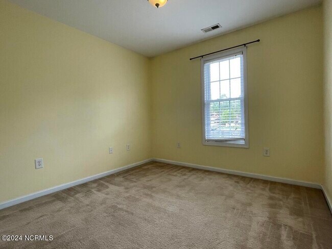 Building Photo - 143 Apache Trail