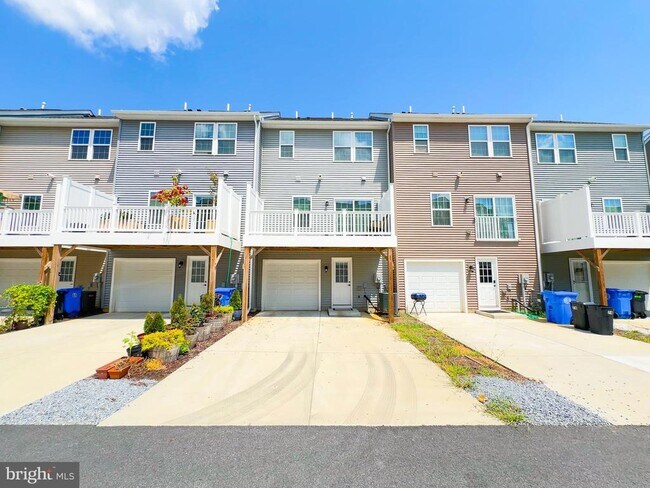 Building Photo - 72 Caswell Dr
