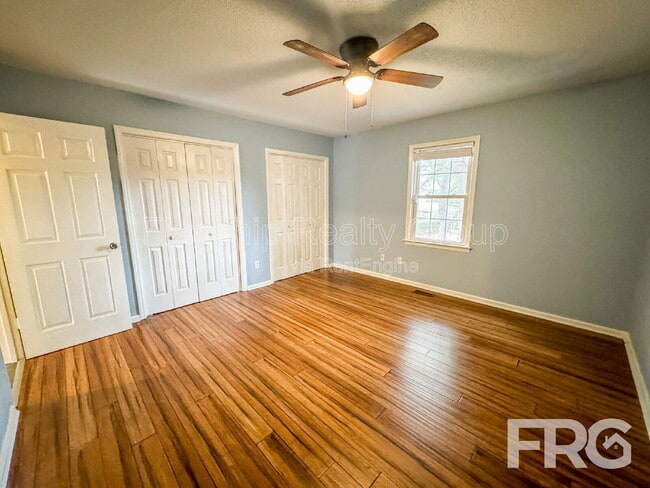 Building Photo - 102 David Dr