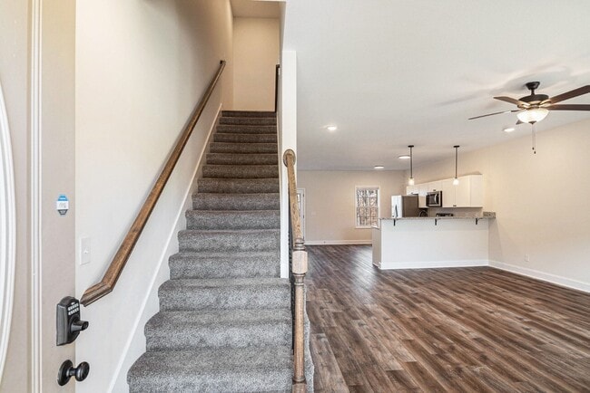 Building Photo - 550 Peachers Mill Rd