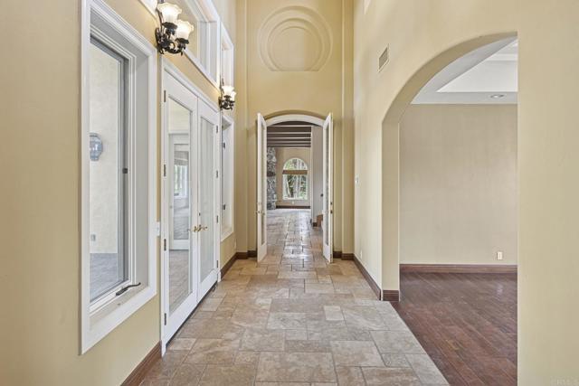 Building Photo - 431 Flores De Oro