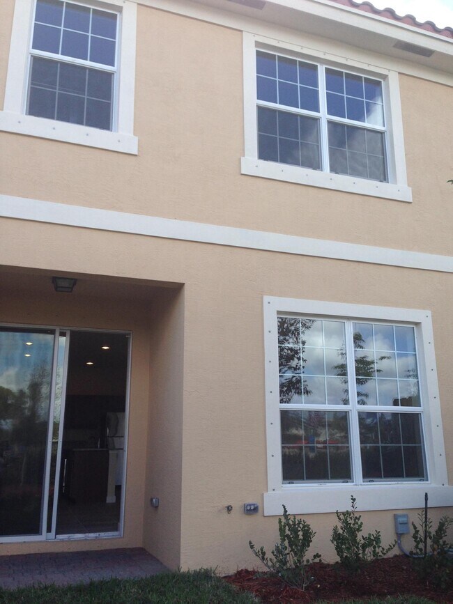 Building Photo - 5037 Ashley River Rd