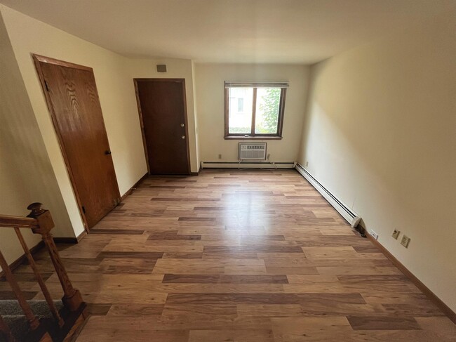 Building Photo - 614 Femrite Dr