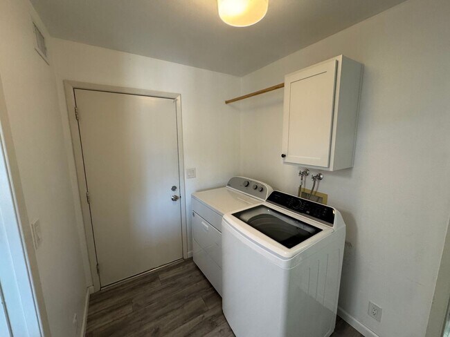 Building Photo - Beautifully Updated  2 Bed - 2 Bath Home in 55 Plus Community in Sunland Village - Mesa, AZ