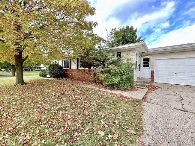 Building Photo - 1745 Dawes Ct SE