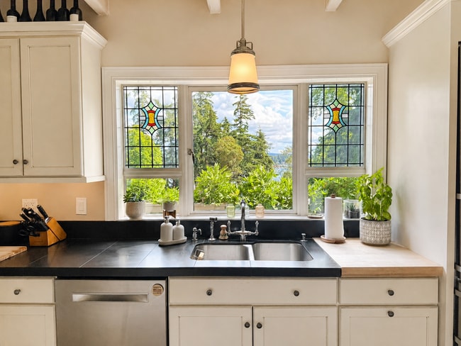 Building Photo - Elegant French Country Home with Lake Washington & Mount Rainier Views