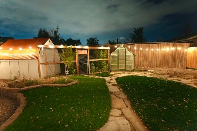 Building Photo - 4284 S Normandie Ln