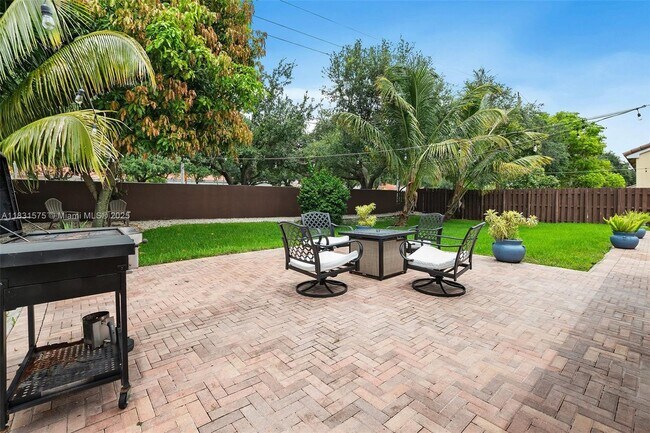 Building Photo - 1820 SW 135th Way