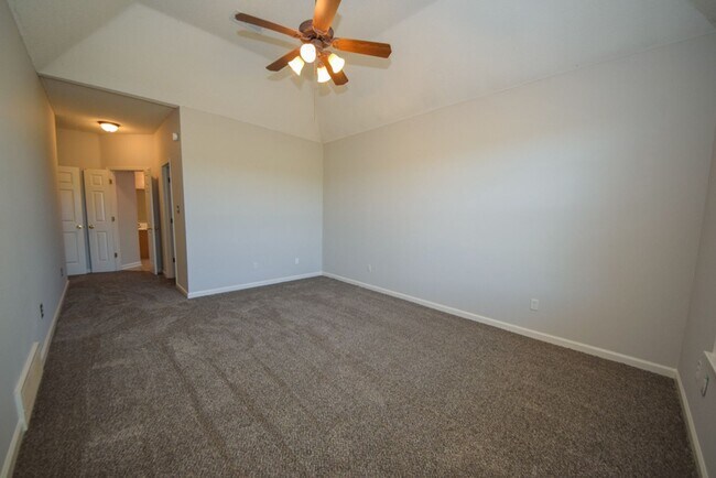 Building Photo - Great 3 bed, 2 bath home in Cordova with wonderful curb appeal.