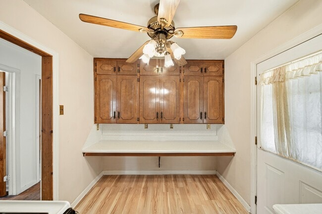 Building Photo - 602 N Circle Dr