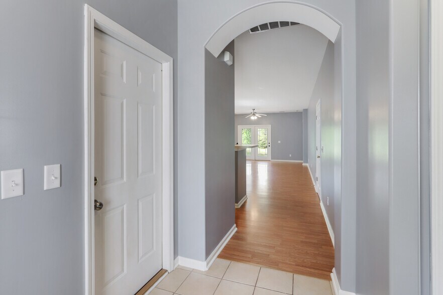 Foyer - 46 Isle Of Palms W