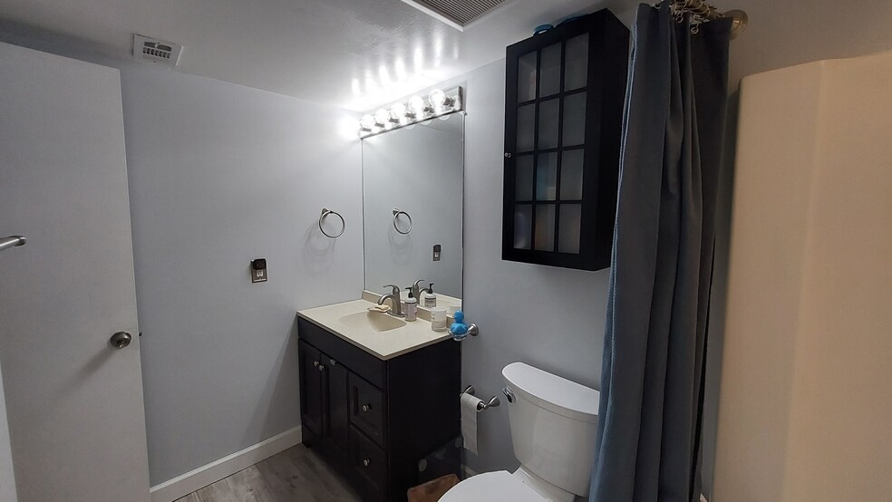 Building Photo - 134 Roberts Ln