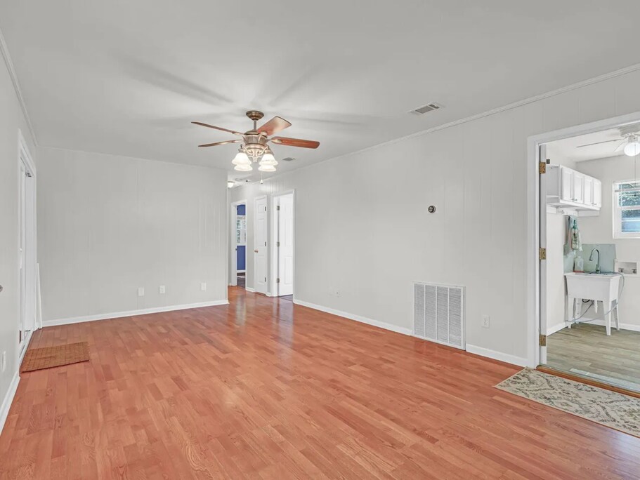 Building Photo - 40 Sharilyn Dr