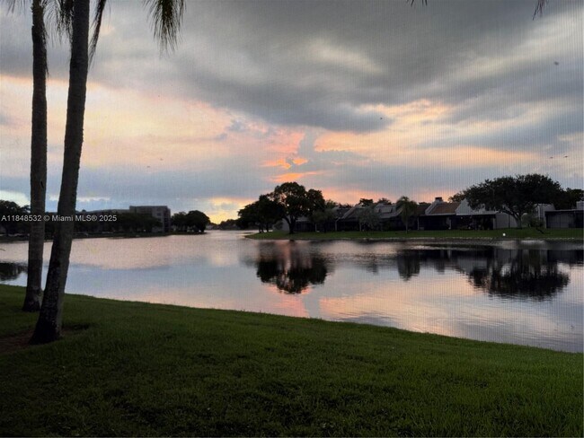 Building Photo - 1226 N Hiatus Rd