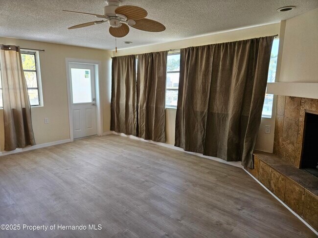 Building Photo - 13240 Starfish Dr