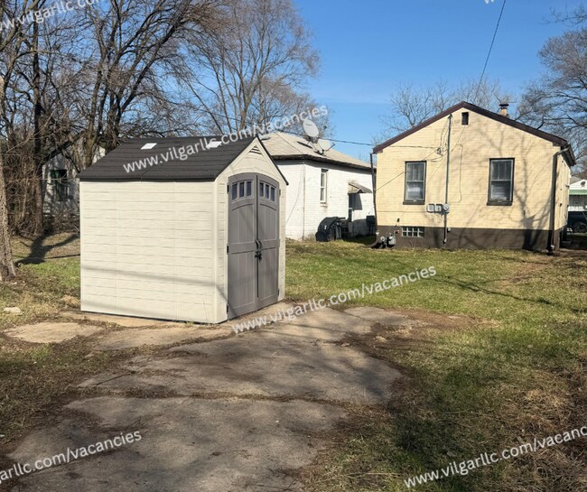 Building Photo - Hot Offer: $997 Rent for Your First 6 Months!